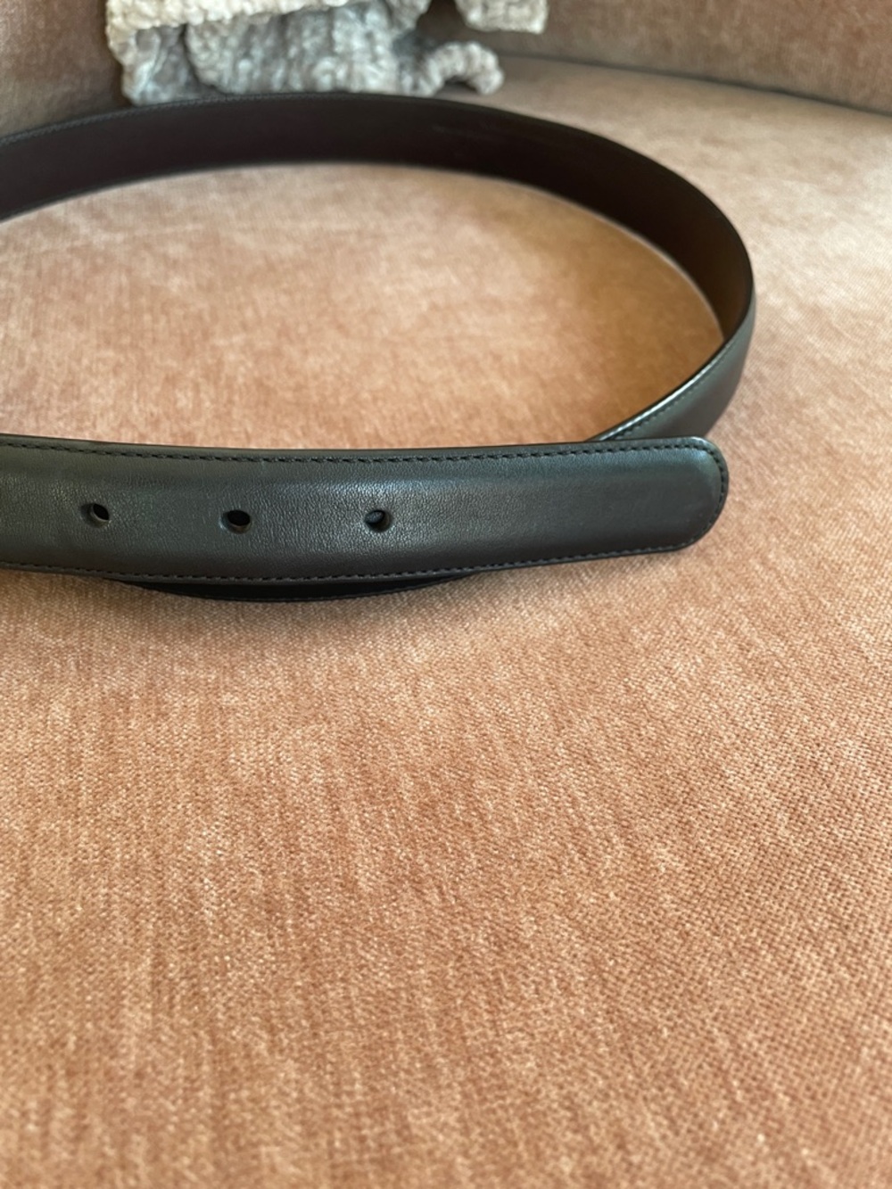 Coach Women’s Black Leather Belt with Silver Rounded Buckle, X-large - Picture 5 of 6